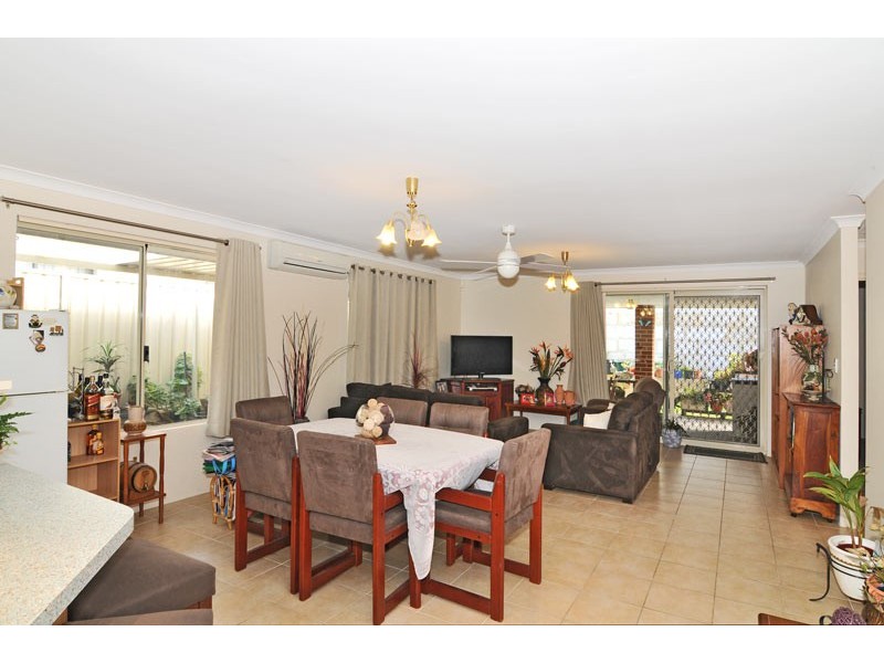 23 Warburton Trail, Lakelands WA 6180