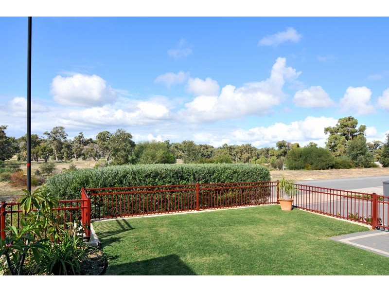 23 Warburton Trail, Lakelands WA 6180