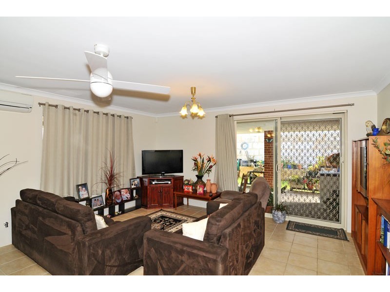 23 Warburton Trail, Lakelands WA 6180