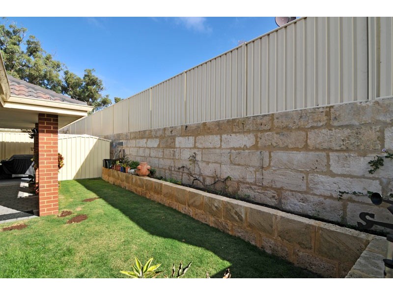 23 Warburton Trail, Lakelands WA 6180