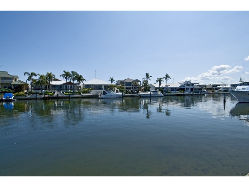 16 Reverie Mews, Halls Head WA 6210