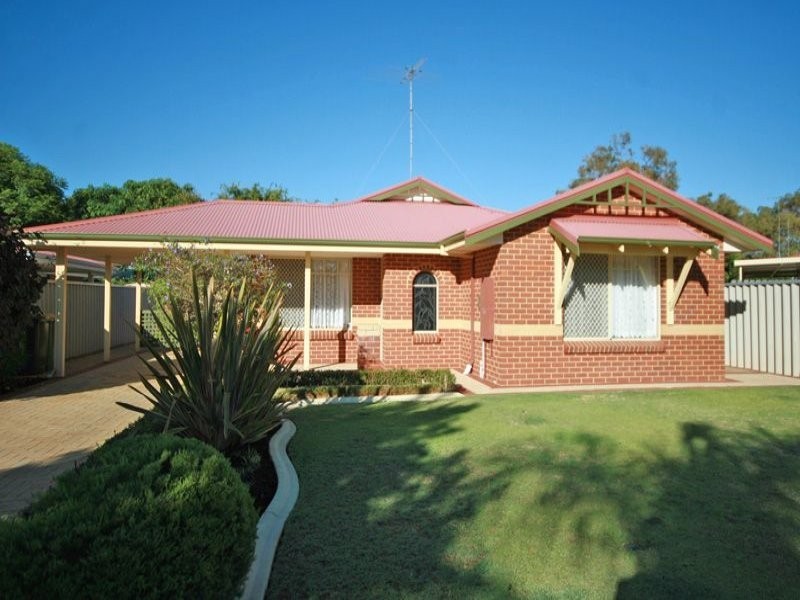 8A Crowthorn Cross, Erskine WA 6210