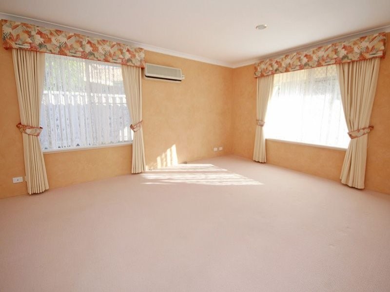 8A Crowthorn Cross, Erskine WA 6210