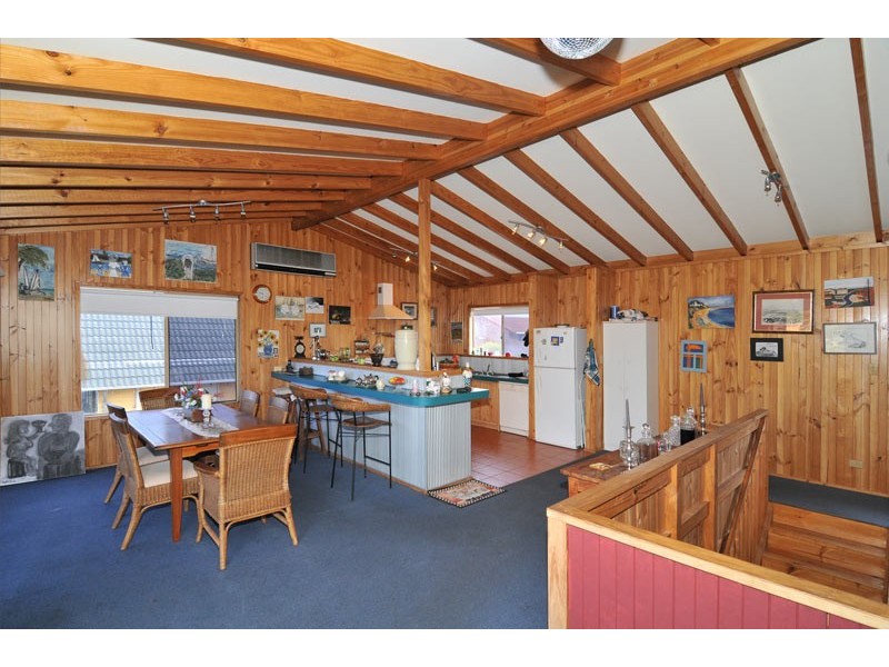 18 Valley Road, Halls Head WA 6210