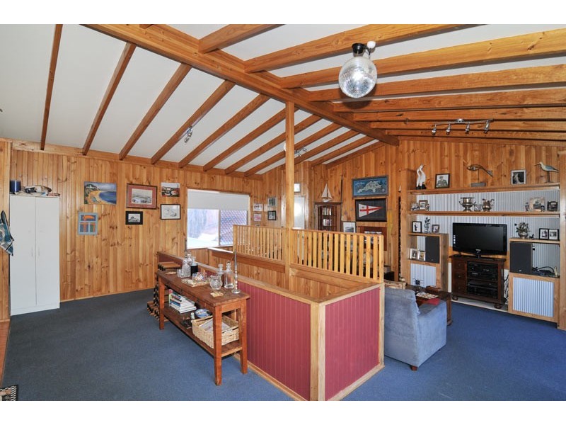 18 Valley Road, Halls Head WA 6210