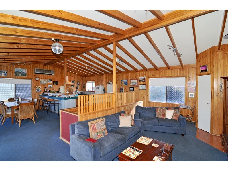 18 Valley Road, Halls Head WA 6210