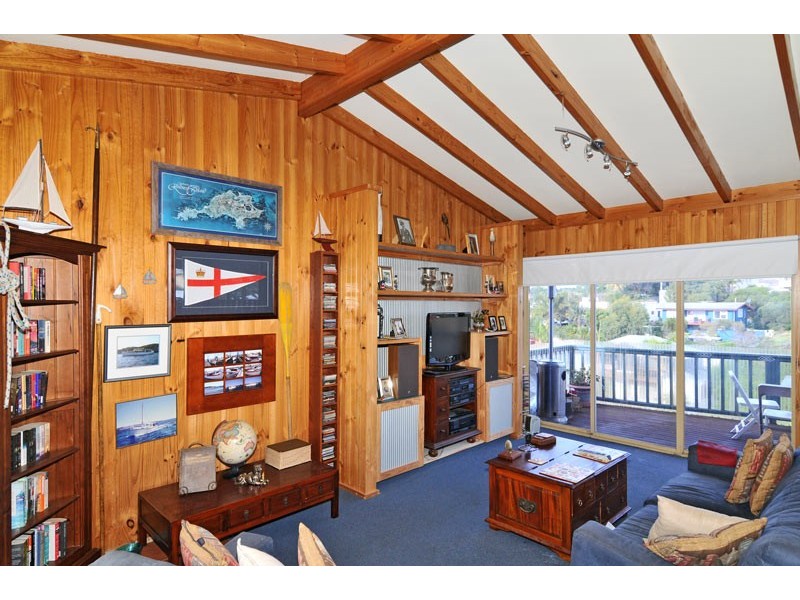 18 Valley Road, Halls Head WA 6210