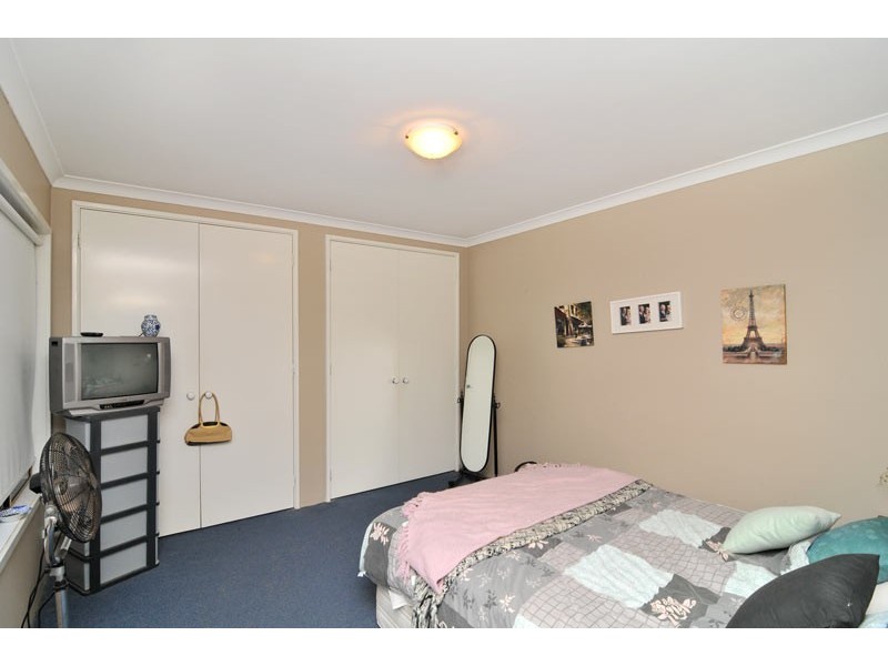 18 Valley Road, Halls Head WA 6210