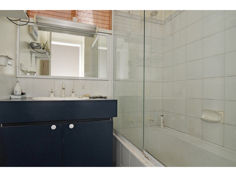 18 Valley Road, Halls Head WA 6210