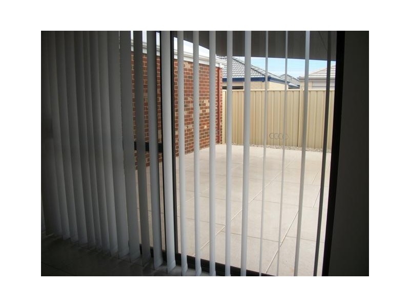 25 Lascellas Circus, Lakelands WA 6180