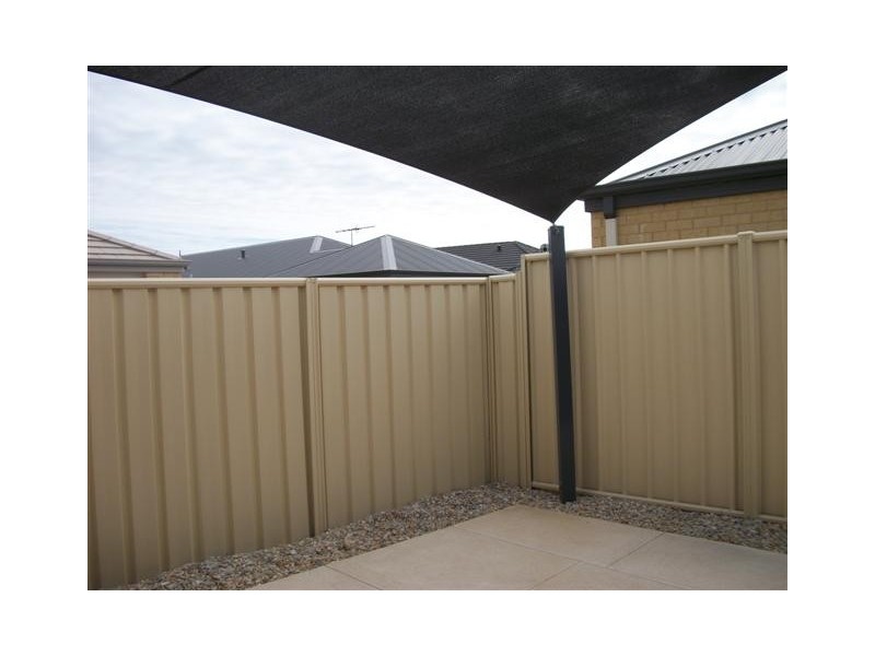 25 Lascellas Circus, Lakelands WA 6180