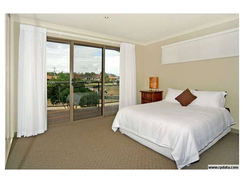 76A Janis Street, Halls Head WA 6210