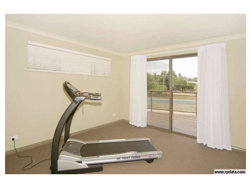 76A Janis Street, Halls Head WA 6210