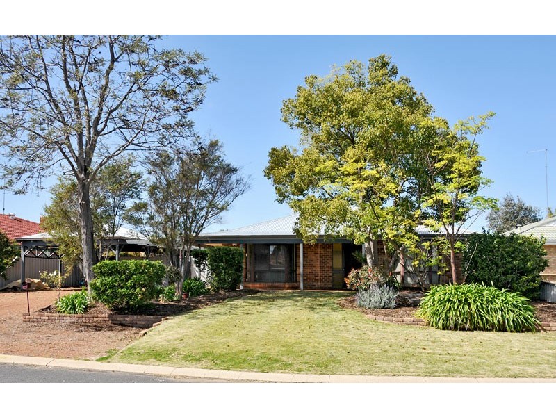 16 Lydia Place, Greenfields WA 6210
