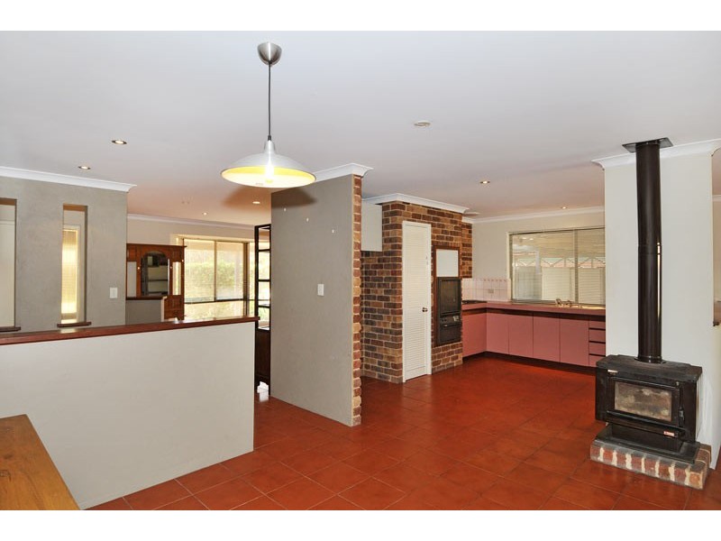 16 Lydia Place, Greenfields WA 6210