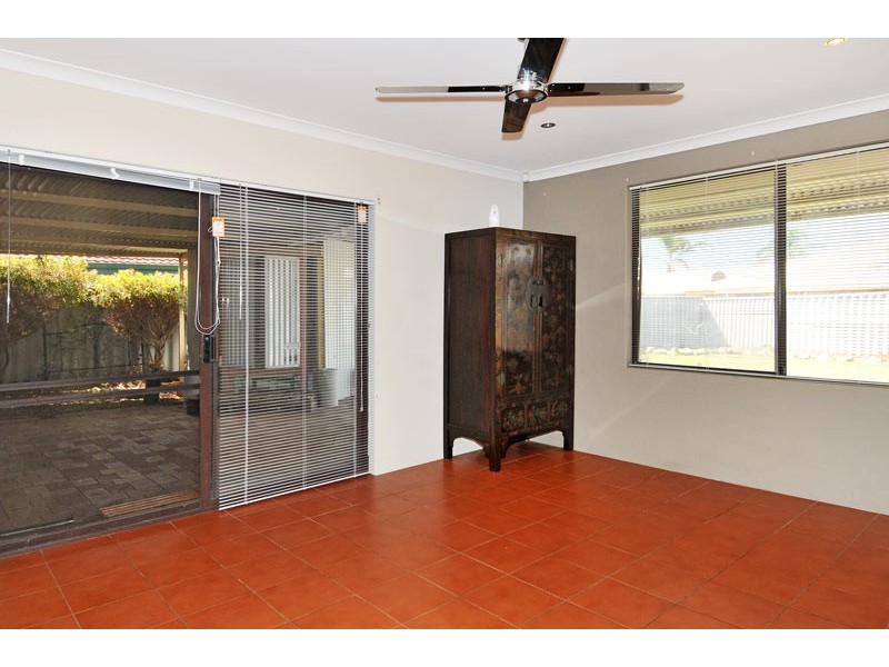 16 Lydia Place, Greenfields WA 6210