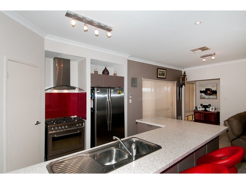 12 Heron Street, Dudley Park WA 6210