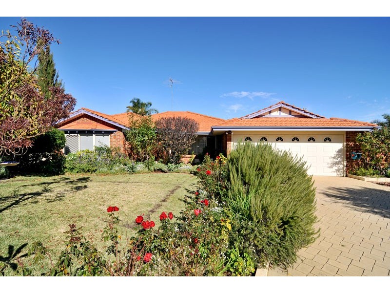 4 Osprey Close, Halls Head WA 6210