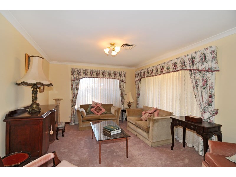 4 Osprey Close, Halls Head WA 6210