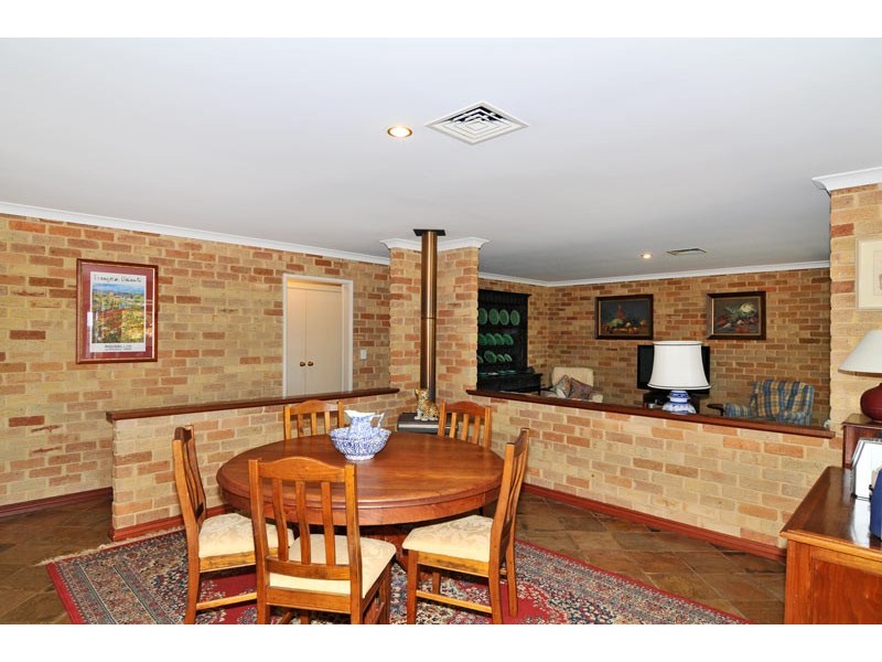 4 Osprey Close, Halls Head WA 6210