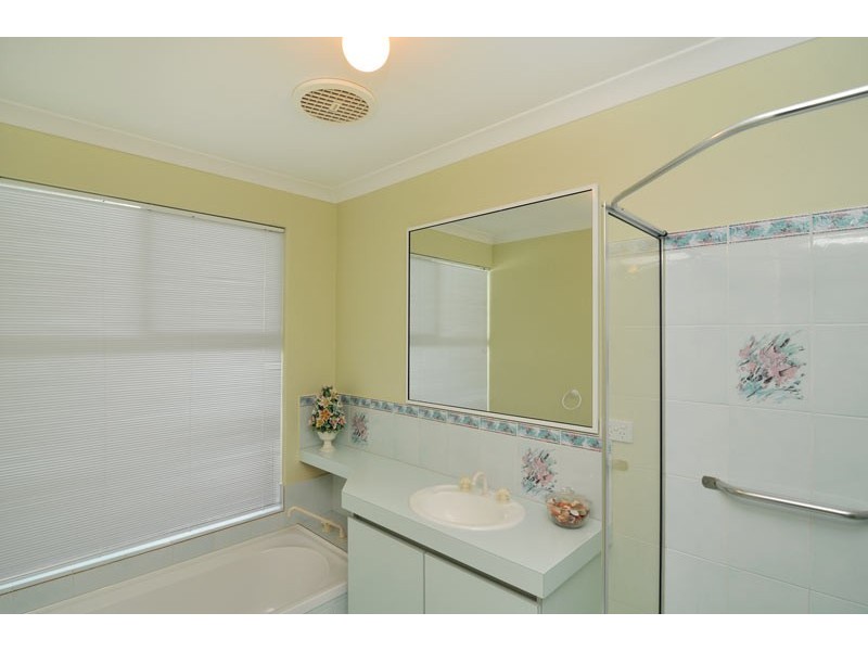 4 Osprey Close, Halls Head WA 6210