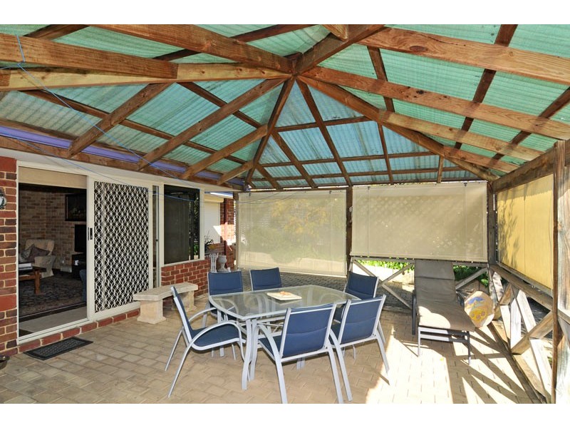 4 Osprey Close, Halls Head WA 6210