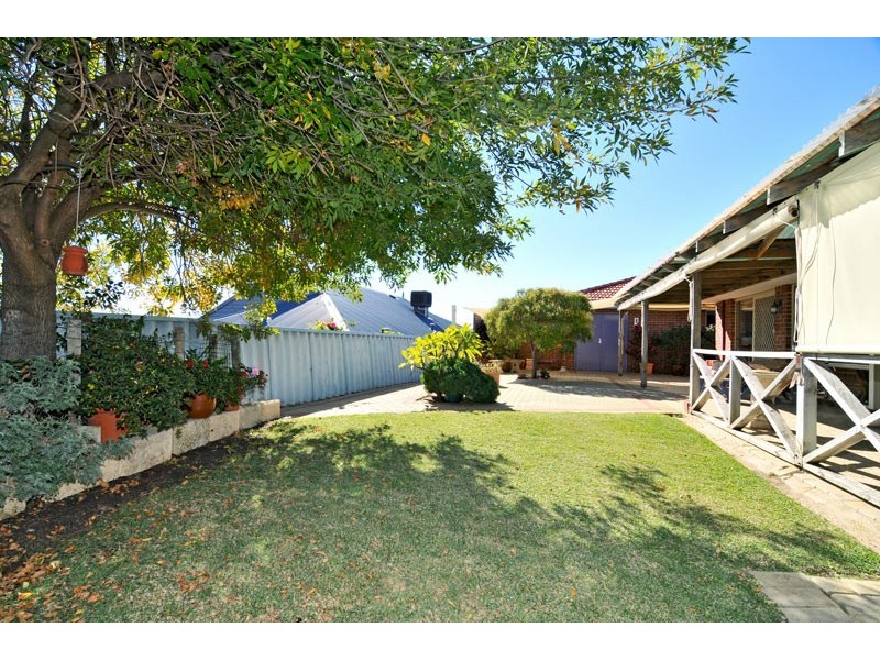 4 Osprey Close, Halls Head WA 6210