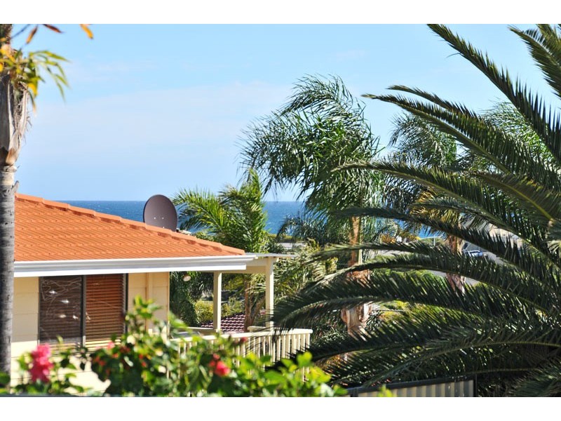 4 Osprey Close, Halls Head WA 6210