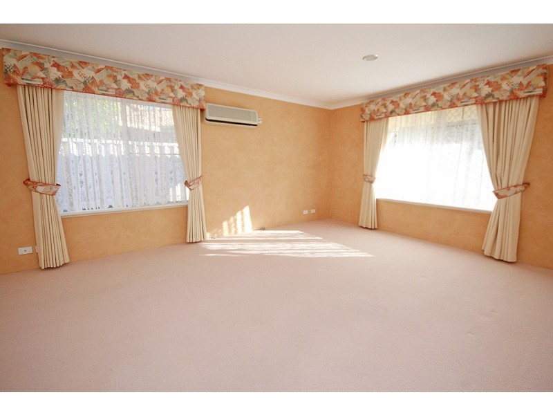 8A Crowthorn Cross, Erskine WA 6210