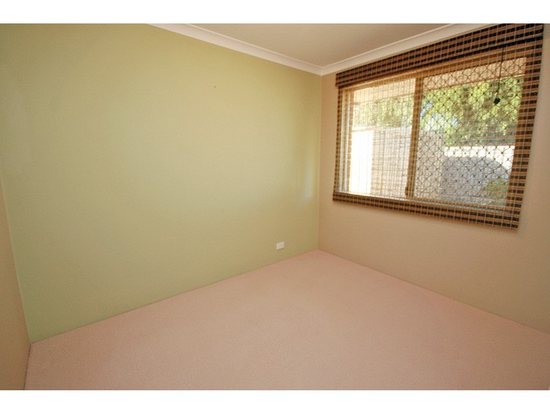 8A Crowthorn Cross, Erskine WA 6210