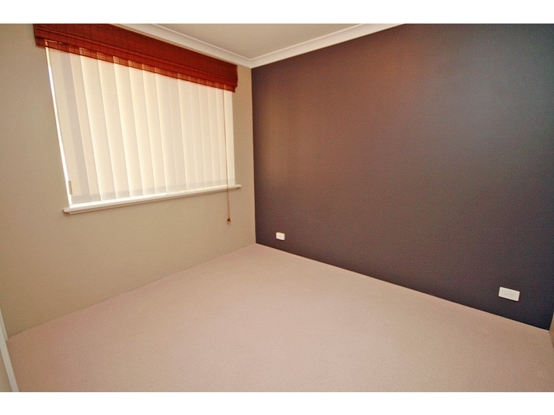 8A Crowthorn Cross, Erskine WA 6210