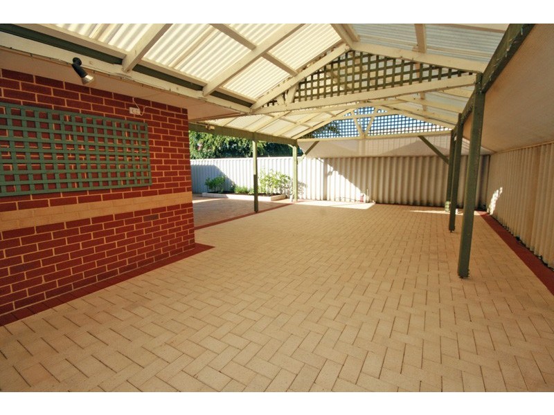 8A Crowthorn Cross, Erskine WA 6210