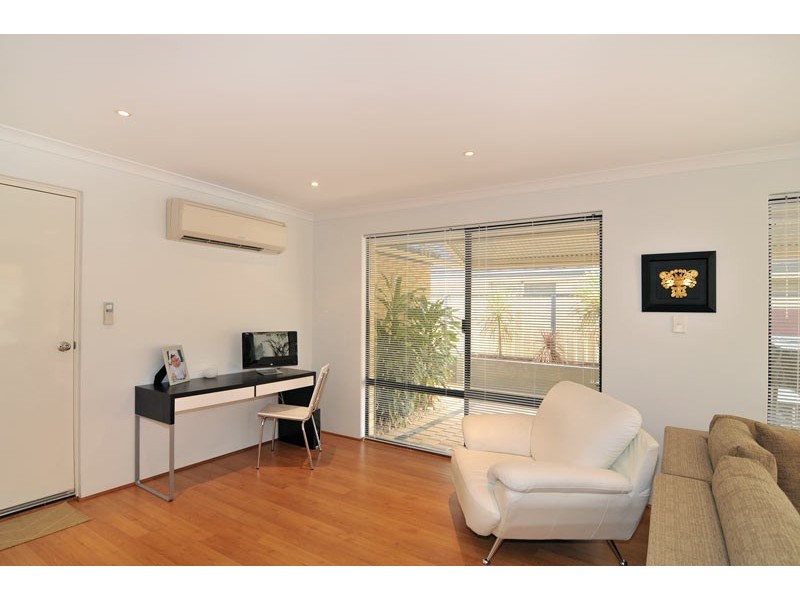 25 Duyfken Way, Dudley Park WA 6210