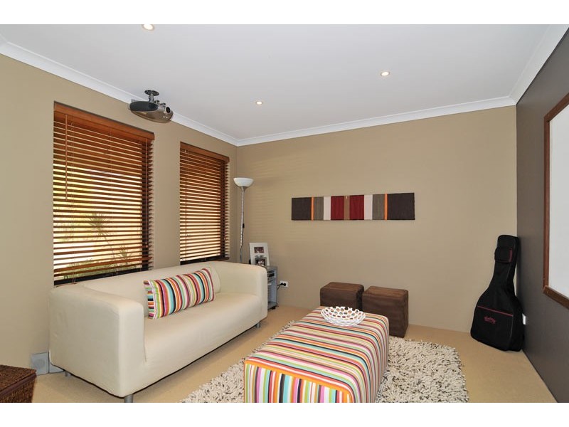 25 Duyfken Way, Dudley Park WA 6210