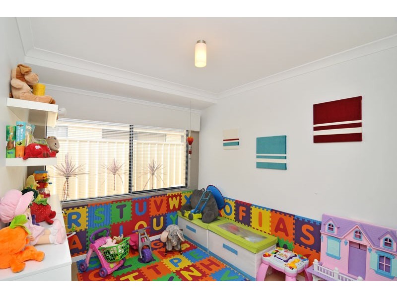 25 Duyfken Way, Dudley Park WA 6210
