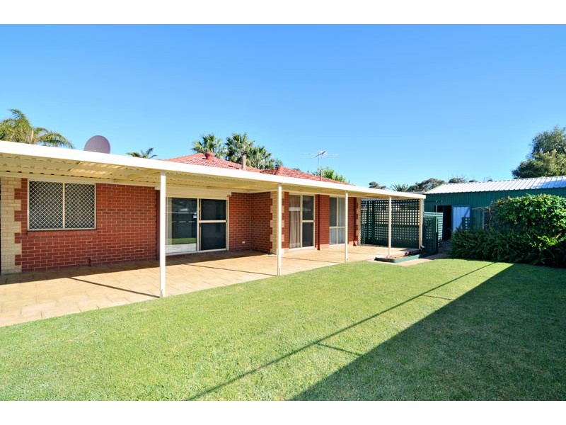 14 Fairway Crescent, Meadow Springs WA 6210