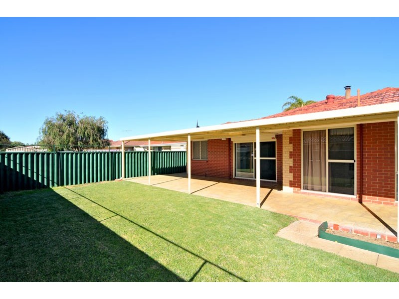 14 Fairway Crescent, Meadow Springs WA 6210