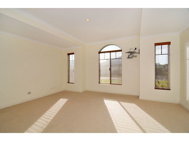 10 Brackenridge Ramble, Meadow Springs WA 6210