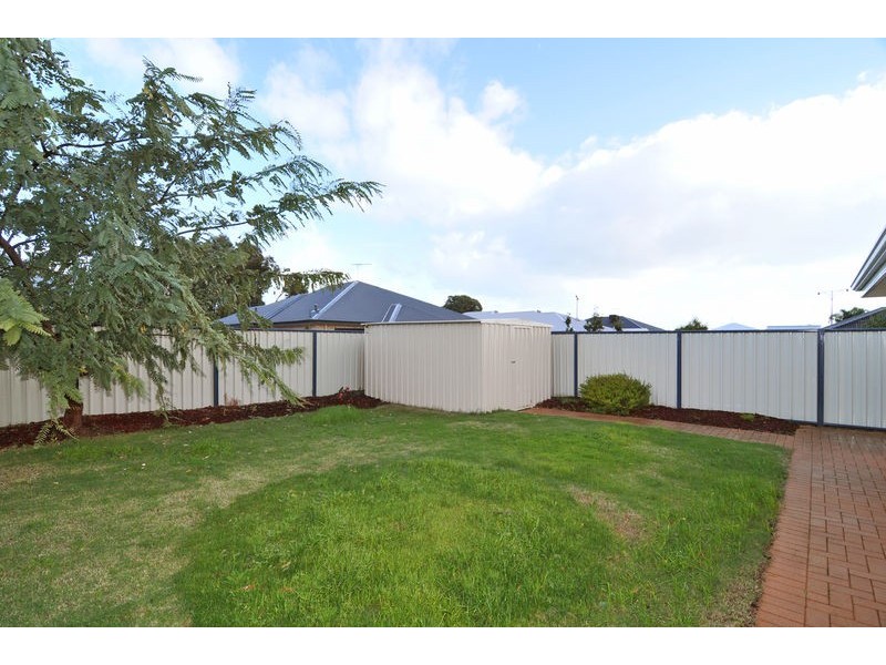 10 Brackenridge Ramble, Meadow Springs WA 6210