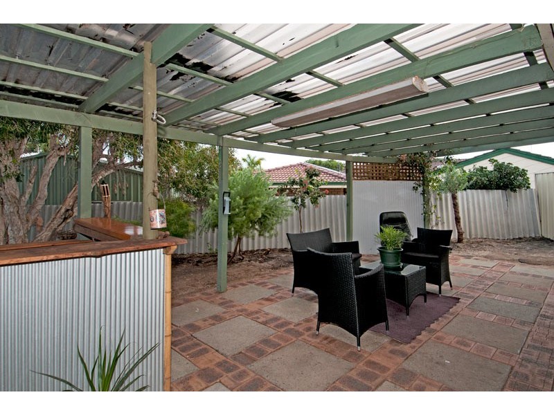 2/4 Columbia Close, Halls Head WA 6210
