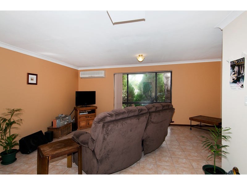 2/4 Columbia Close, Halls Head WA 6210
