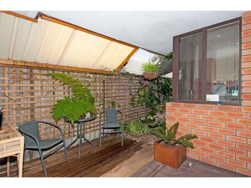 2/4 Columbia Close, Halls Head WA 6210