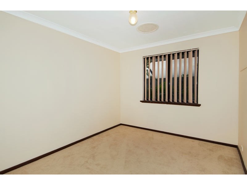 2/4 Columbia Close, Halls Head WA 6210