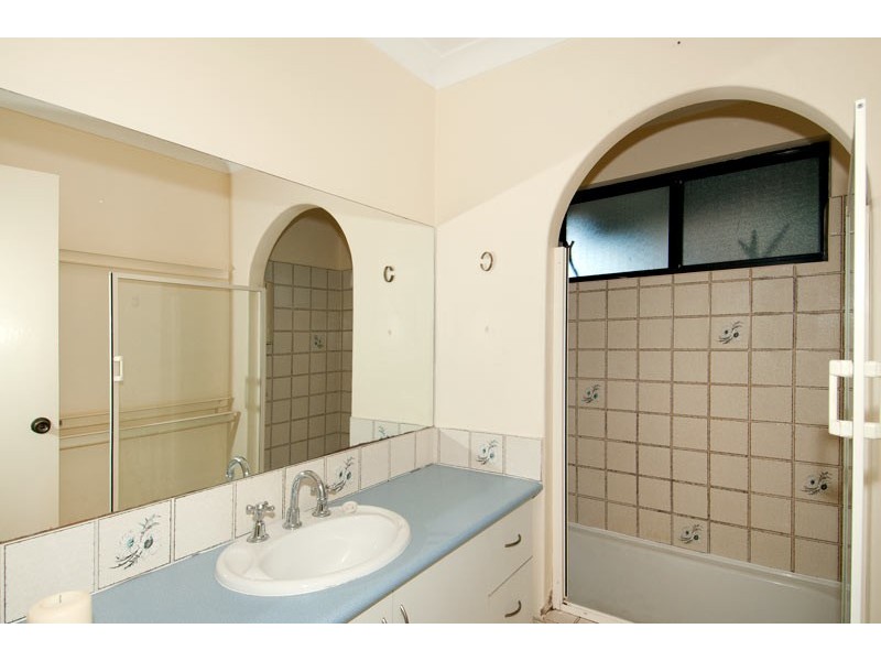 2/4 Columbia Close, Halls Head WA 6210