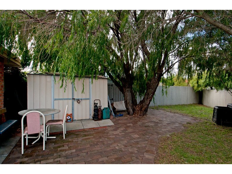 2/4 Columbia Close, Halls Head WA 6210