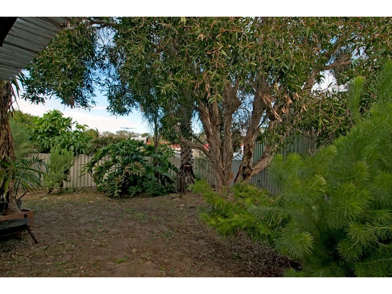 2/4 Columbia Close, Halls Head WA 6210