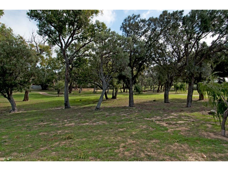 2/4 Columbia Close, Halls Head WA 6210