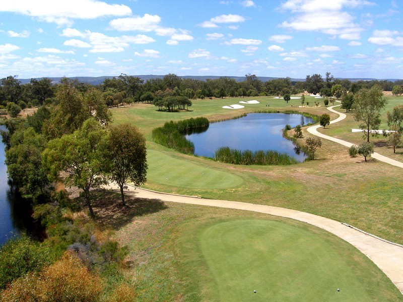 20 Country Road, Pinjarra WA 6208