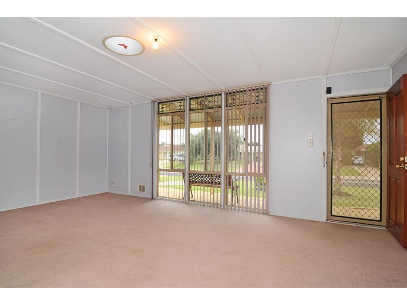 53 Coodanup Drive, Dudley Park WA 6210