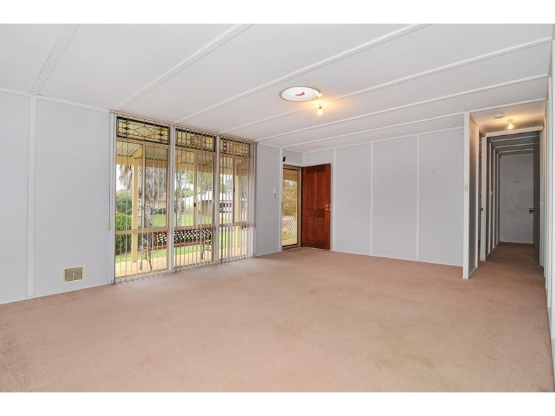 53 Coodanup Drive, Dudley Park WA 6210